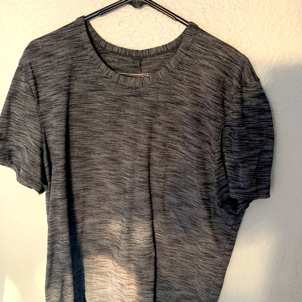Men’s Lululemon Athletic Tee L